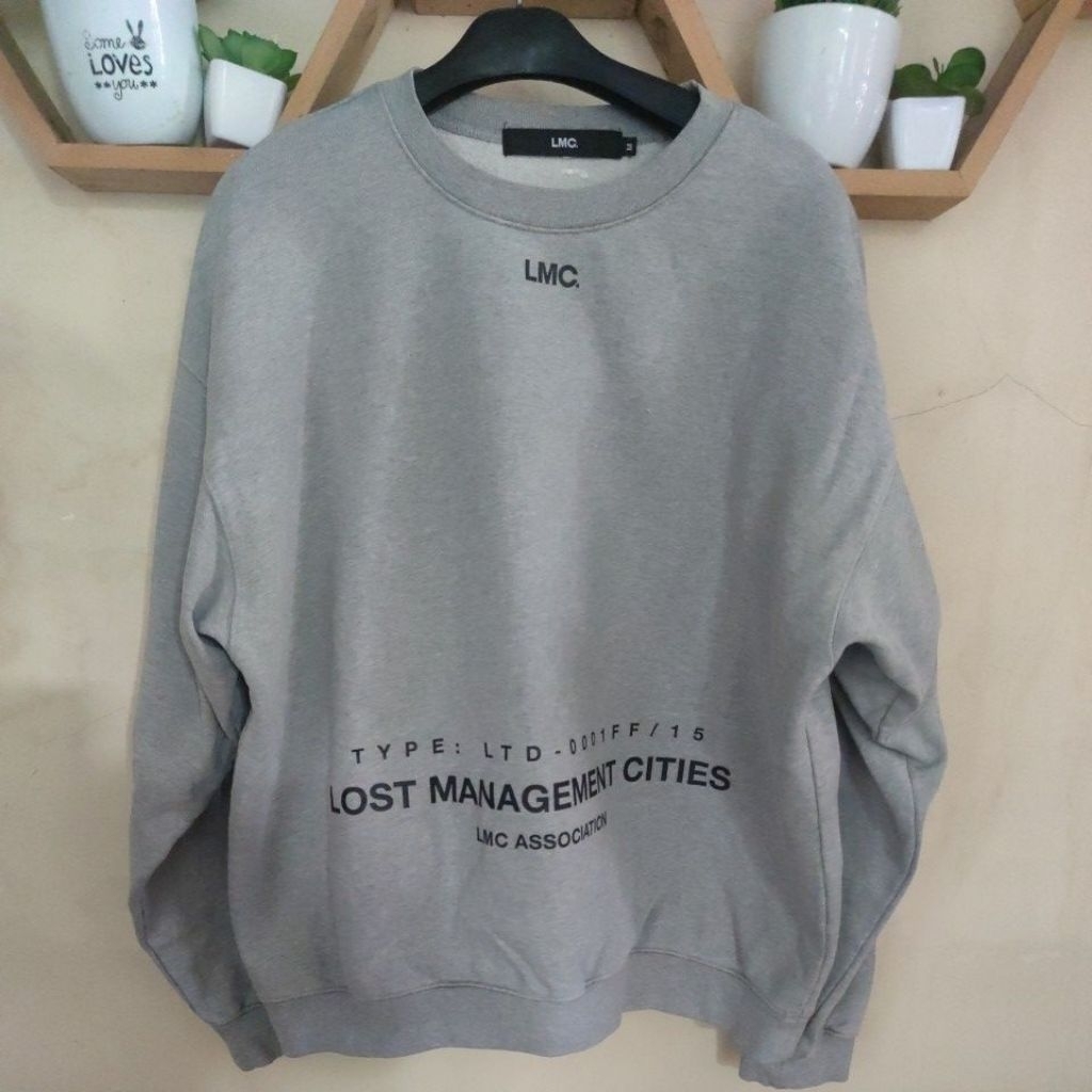 Crewneck Lost Management City (LMC)