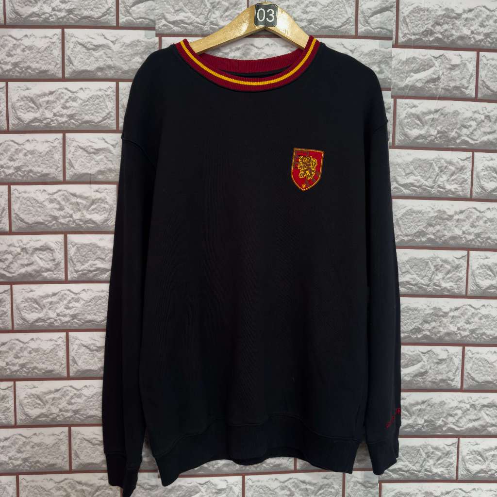 Graphic Tee - Crewneck (Sweatshirt) Pria - Harry Potter 'Gryffindor' (Black - Red & Yellow)