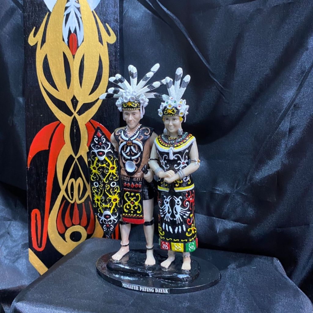 PATUNG FIBER DAYAK PENGANTIN/PATUNG FIBER ASLI KALIMANTAN