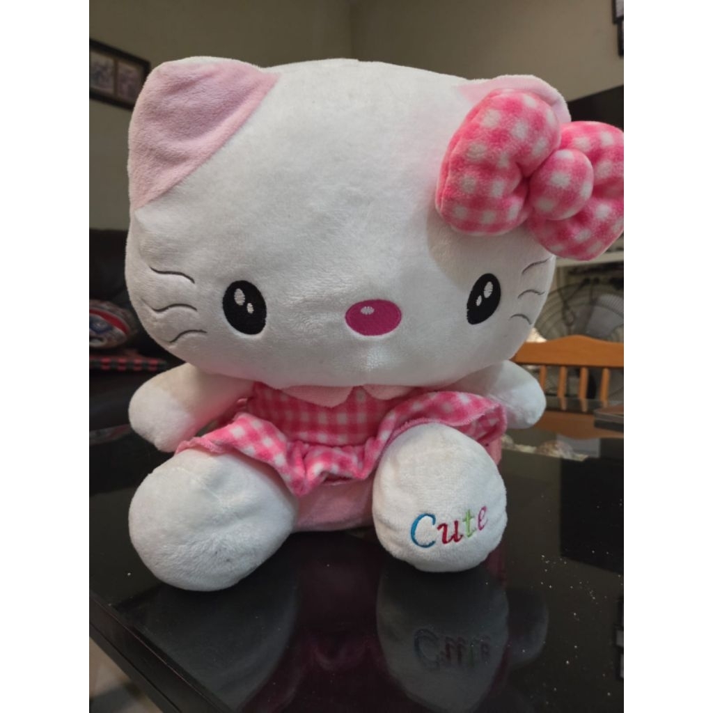 Boneka Hello Kitty Besar