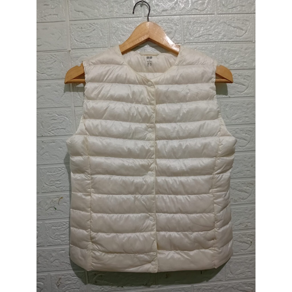 UNIQLO ultralight vest o neck gading/broken white