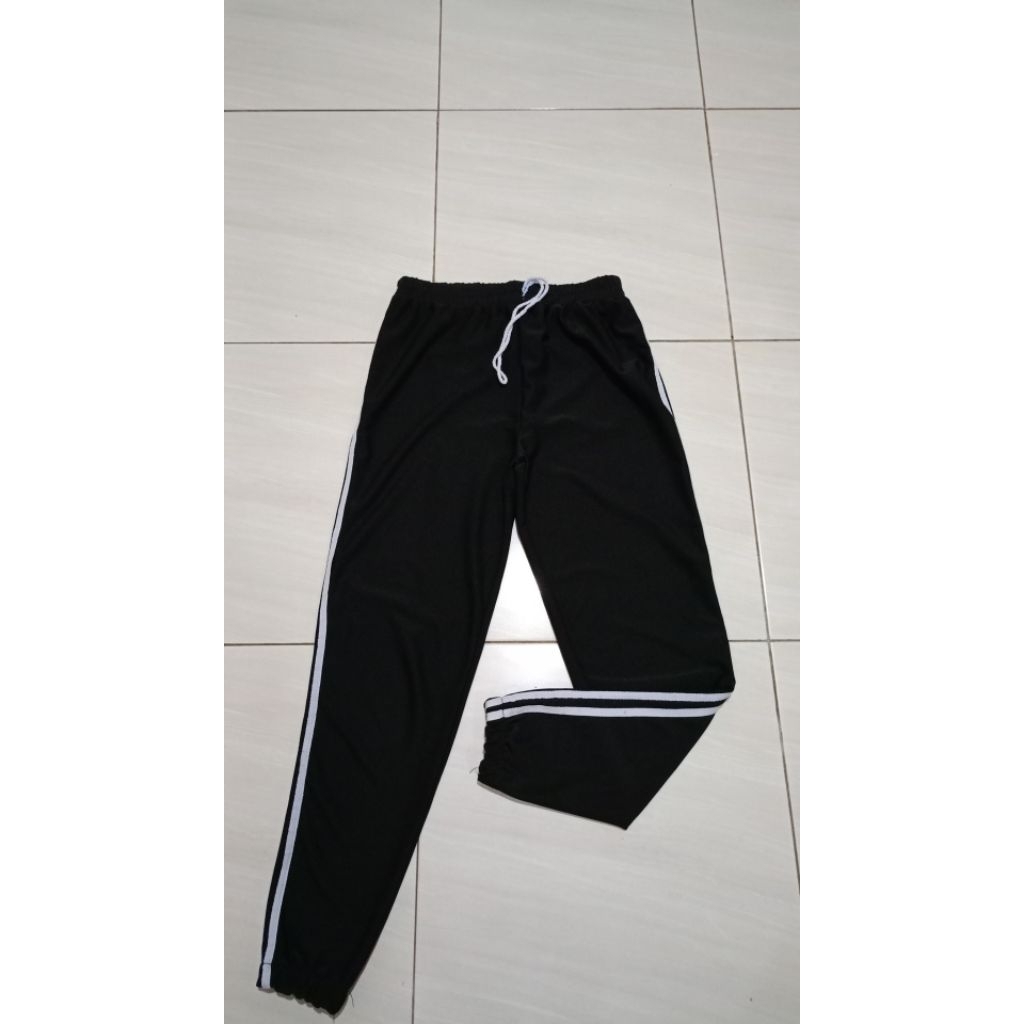 PRELOVED TRAINING JOGER