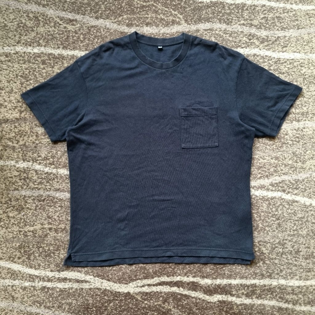 Kaos Uniqlo Pocket
