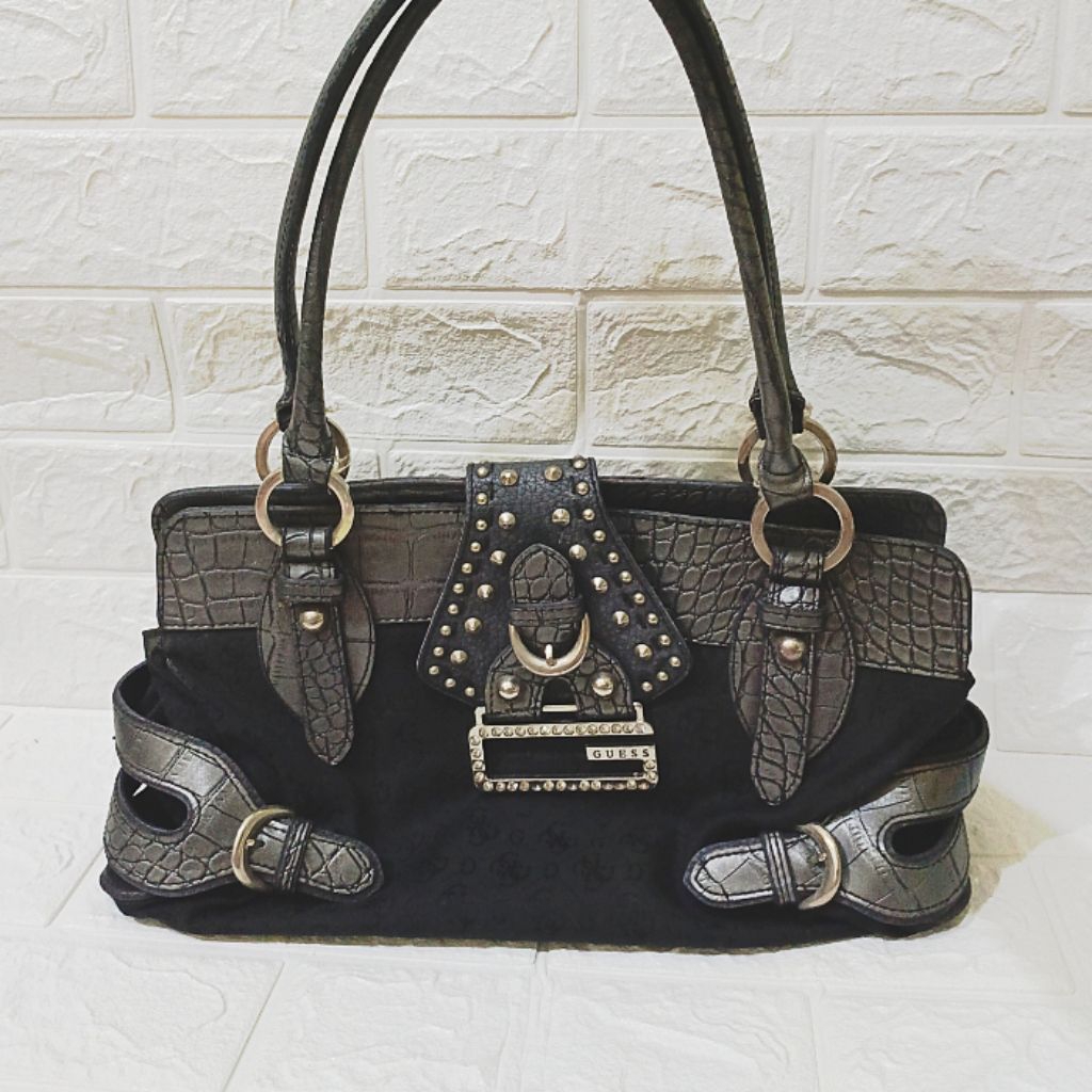 Tas GUESS Hitam (preloved/second)