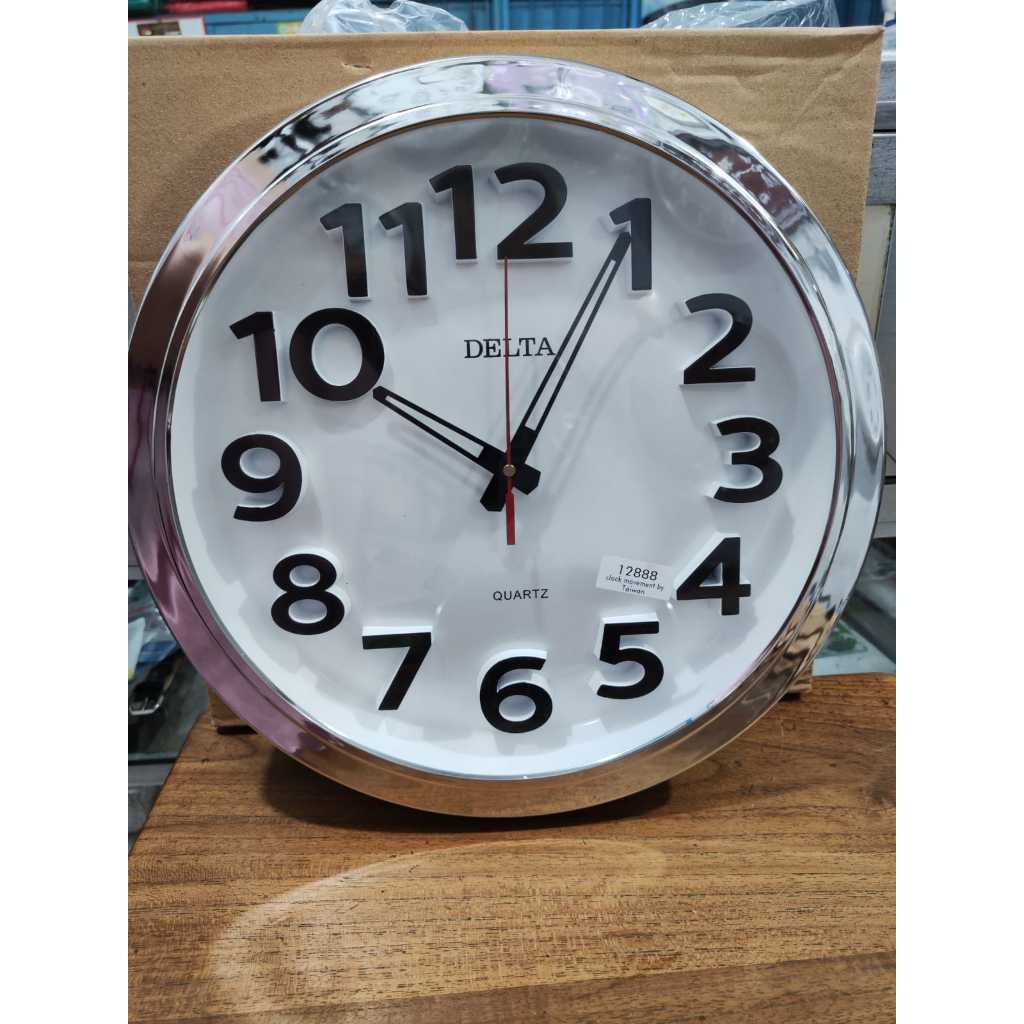 jam dinding delta / jam dinding krom / jam dinding silver / jam dinding angka timbul / jam dinding m