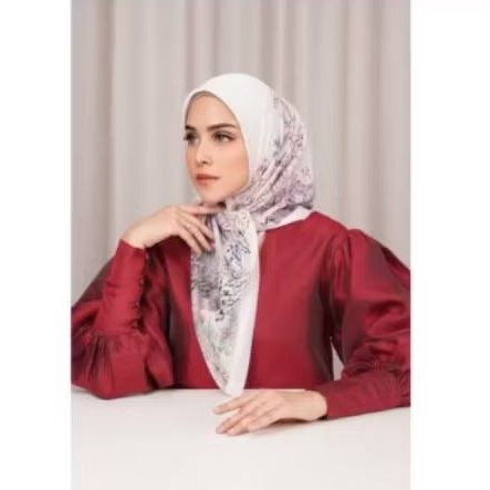 Buttonscarves Holiday - Snow BARANG RARE SALE FREE Bros Dagu Barang Ready Siap Kirim