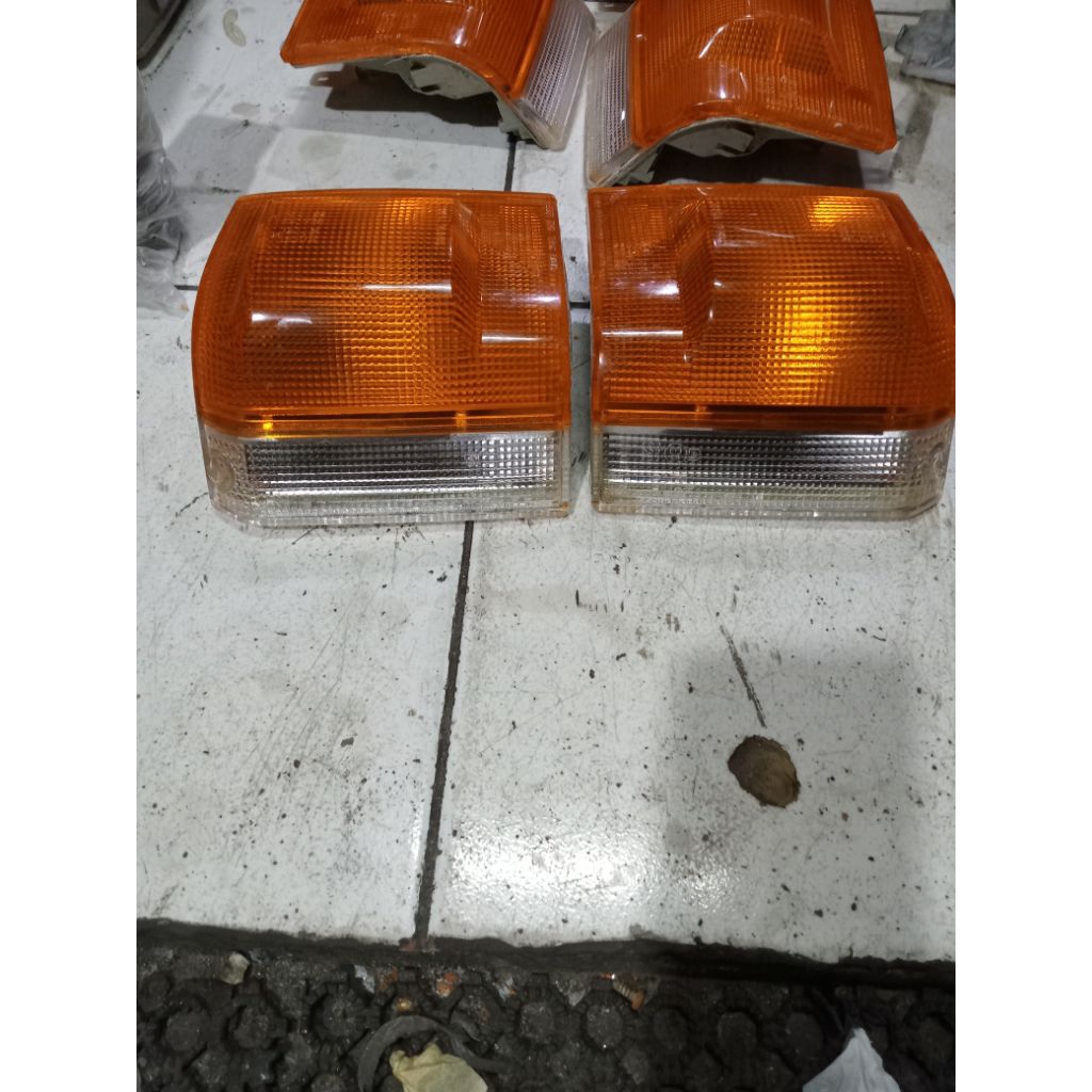 lampu sein depan mobil kijang super