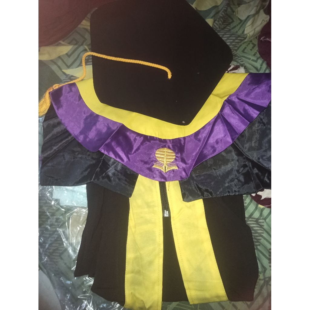 PRELOVED BAJU TOGA UNIVERSITAS TERBUKA LIST UNGU