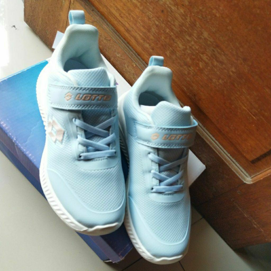 sepatu lotto