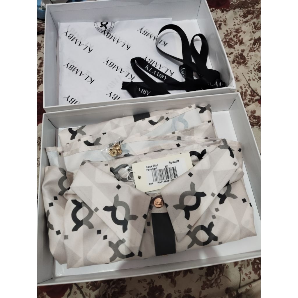 Monogram calya pavement 2XL new wearing klamby, parfum cairo Buttonscarves