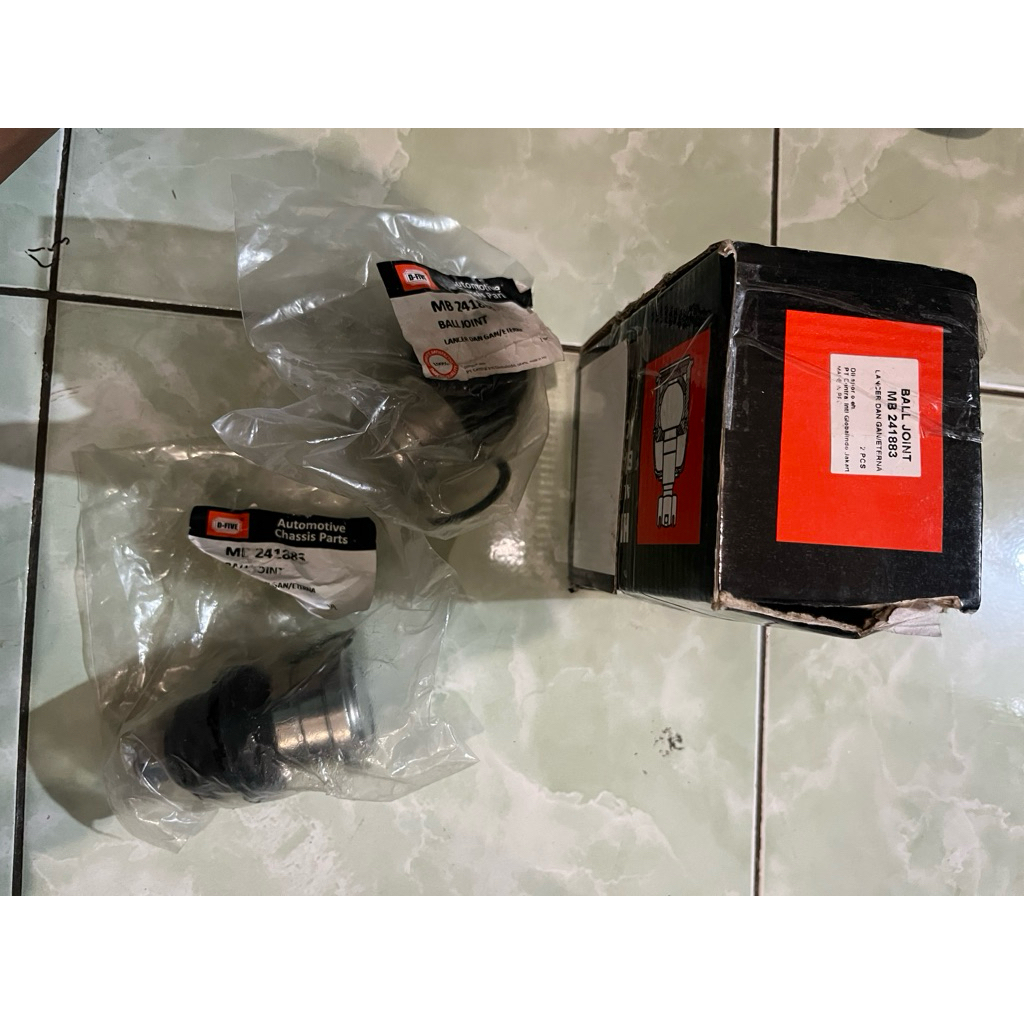 ball joint lancer / eterna merk B-five harga untuk 1 pasang