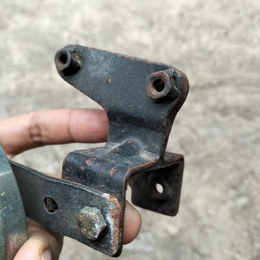 Pangkon Breket Brecket Dudukan Klakson Honda Megapro Primus Original Bekas Copotan Motor Second 2nd 
