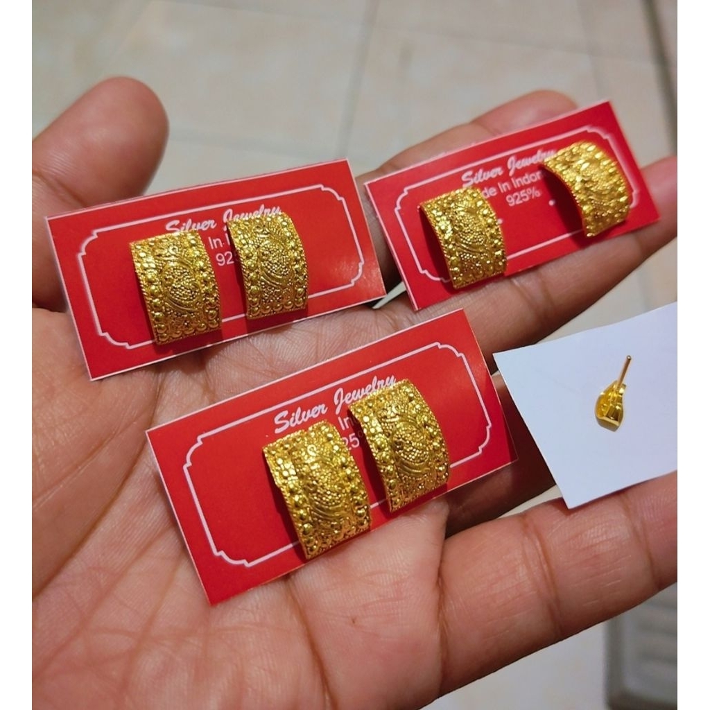 anting lengkung Kuningan model emas bali