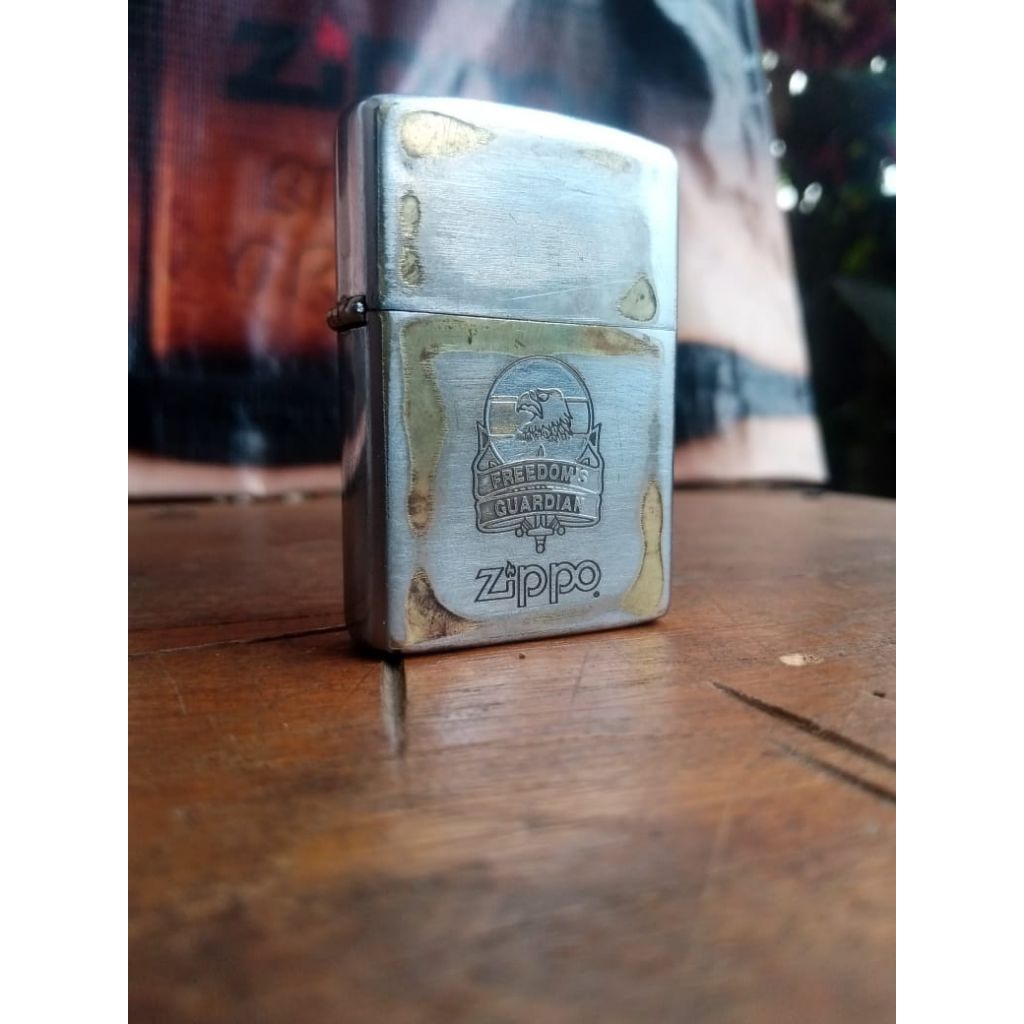 original Zippo freedoms guardian Romawi 1992