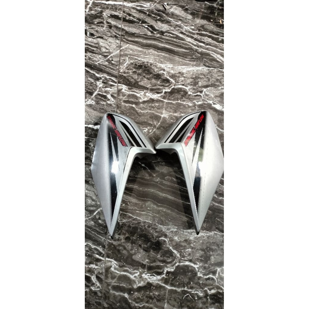 cover tangki kupingan tangki Honda Verza 150 original