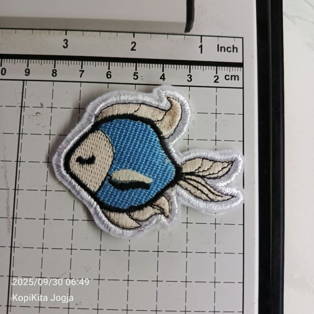 Emblem patch bordir ikan