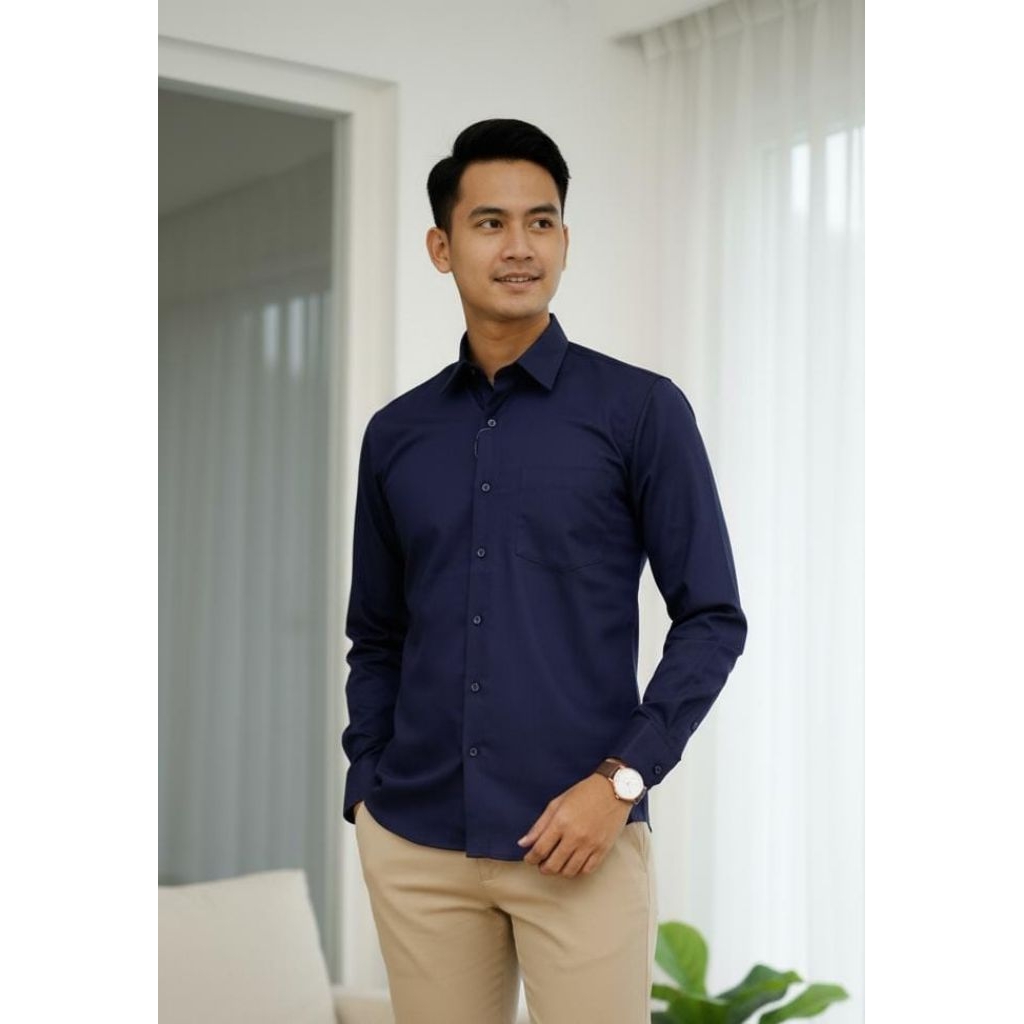 Kemeja pria formal STANLEY ADAM slim fit lengan panjang biru navy polos