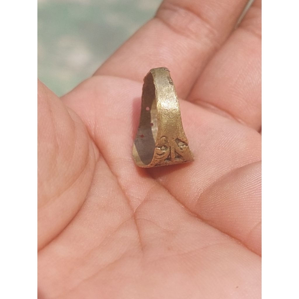 cincin perunggu bugis temuan darat era kerajaan bone.