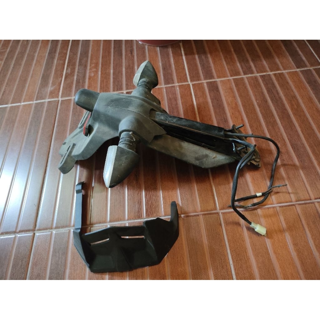 spakbor belakang+hugger kolong copotan mt15