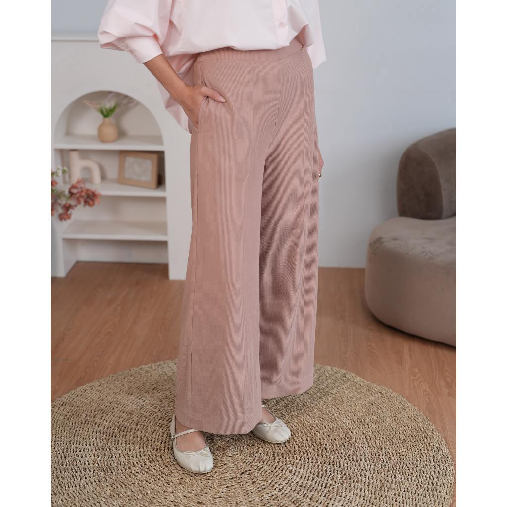 Heaven Lights - Iyana Culottes - Celana Kulot Knit Wanita