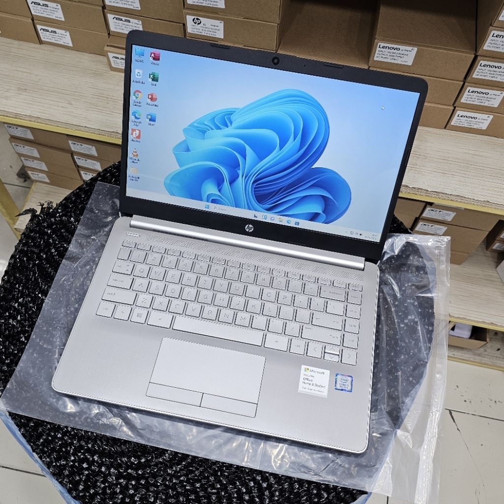 Laptop Merek HP Intel Core i3-8130U RAM 4GB SSD 512GB Windows 11 Generasi baru Model slim keyboard b