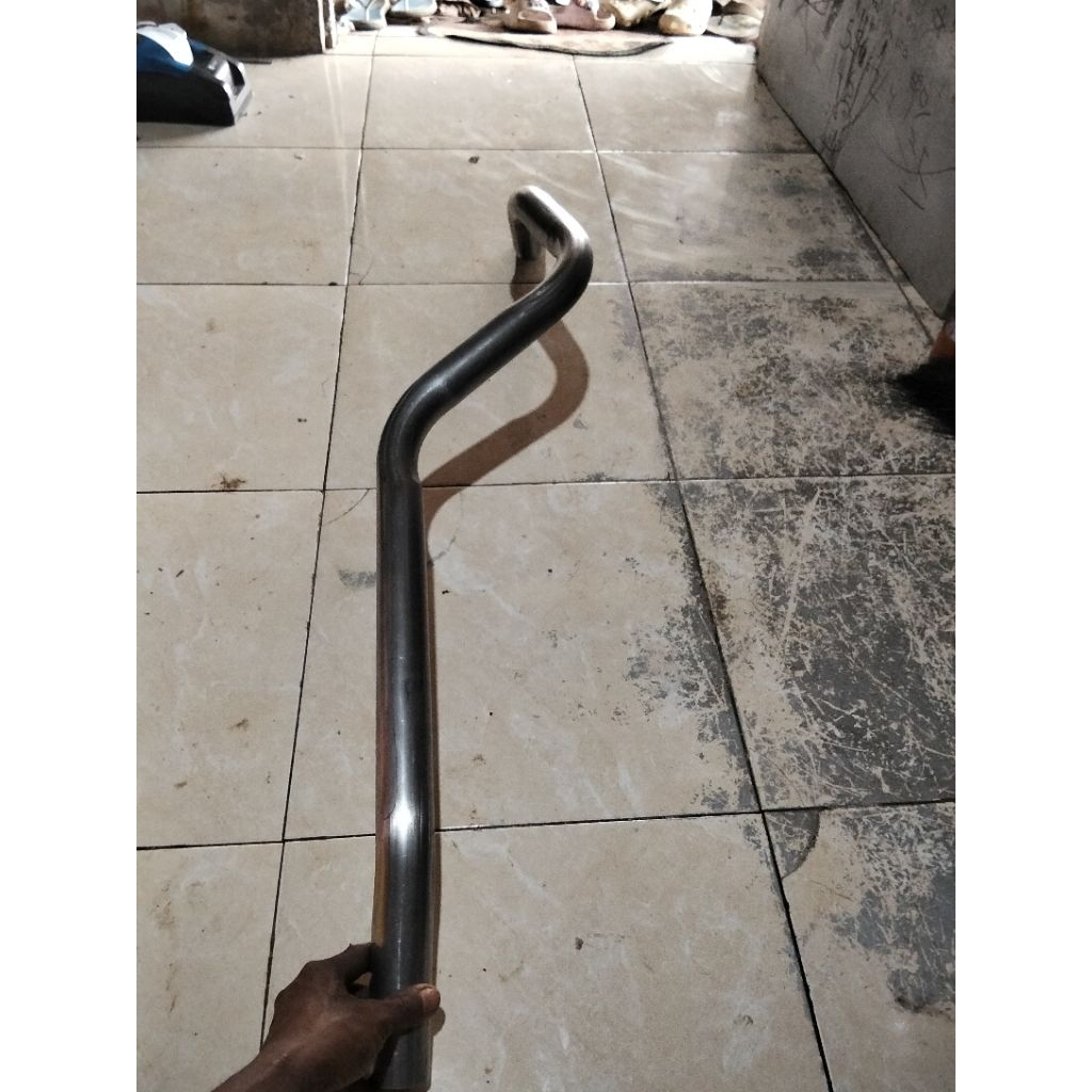 pipa knalpot sambungan bagian belakang mobil avanza,kenia,rush