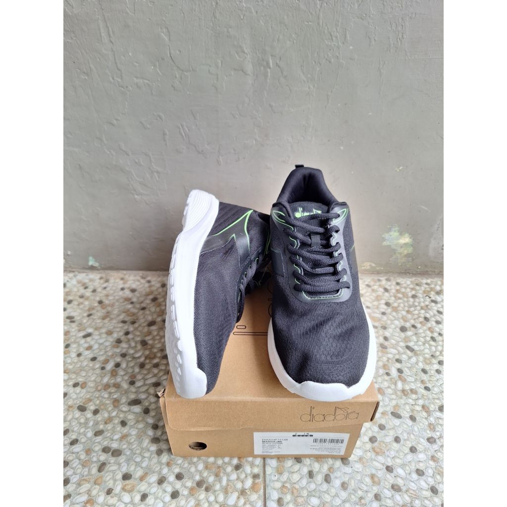 Sepatu Running Diadora Manva (M) Black