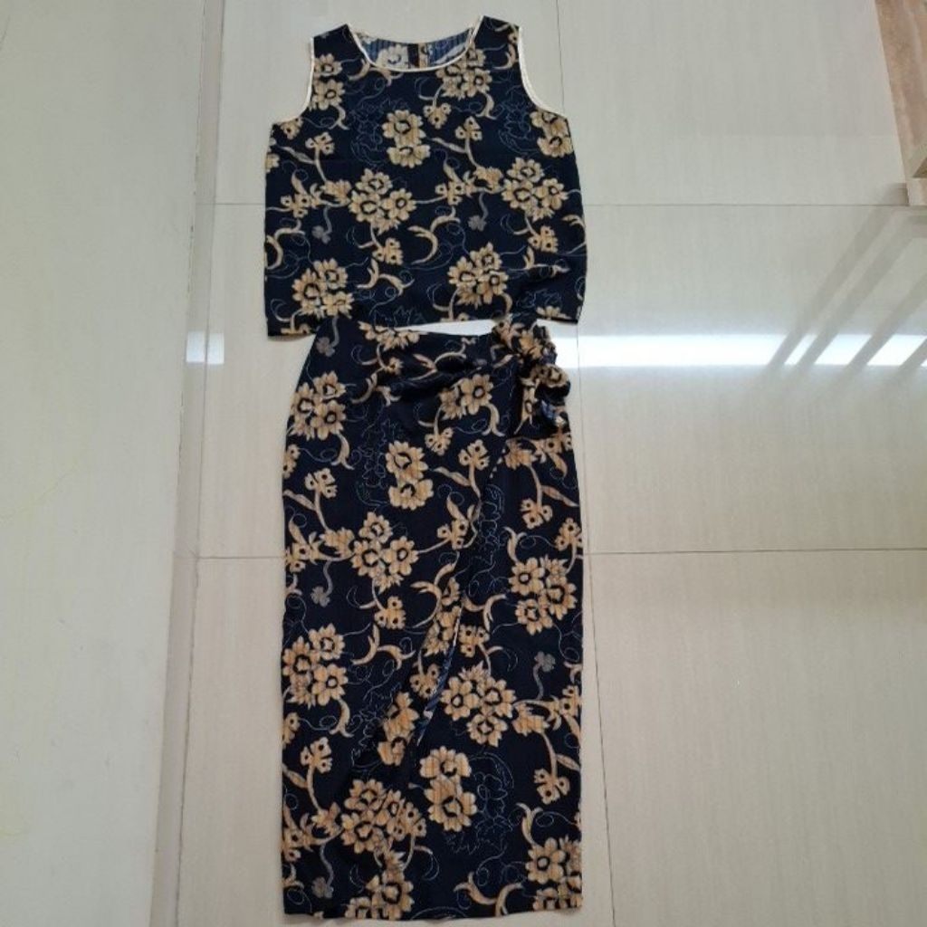 PRELOVED SETELAN WANITA