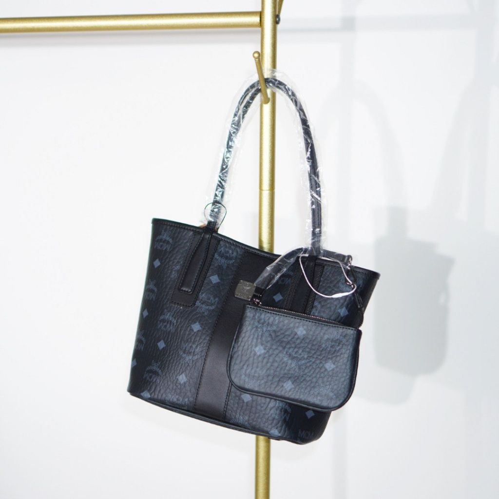 MCM Reversible Liz Shopper in Visetos Black