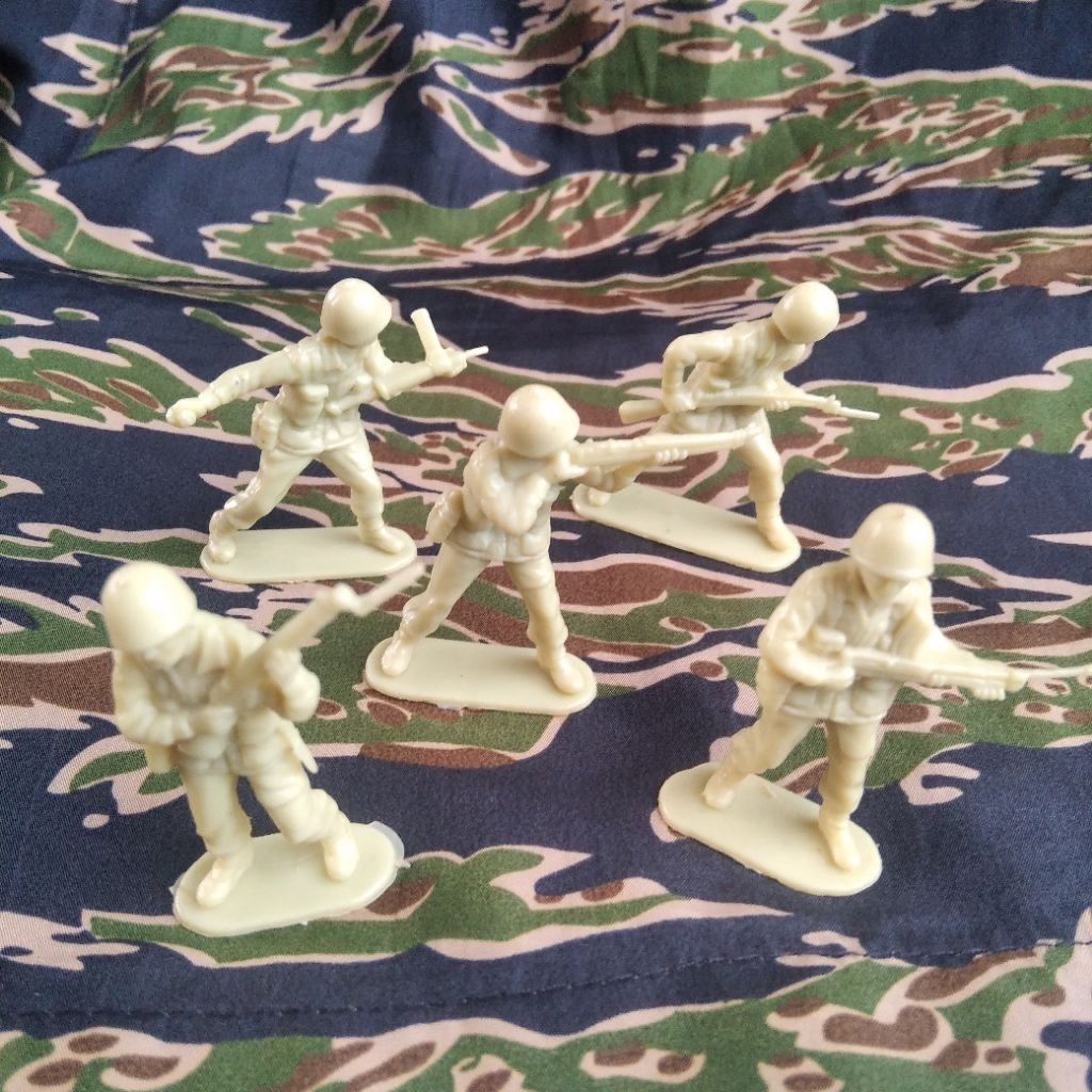 Figure Tentara Plastik British Paratrooper 5cm Keluaran Jadul Copies of Airfix British Paratroopers
