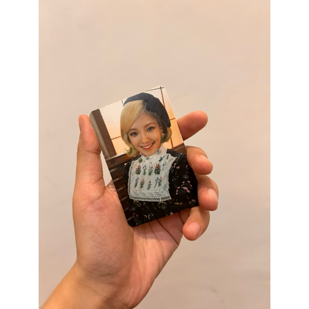 SNSD Hyoyeon Lion Heart Official Photocard