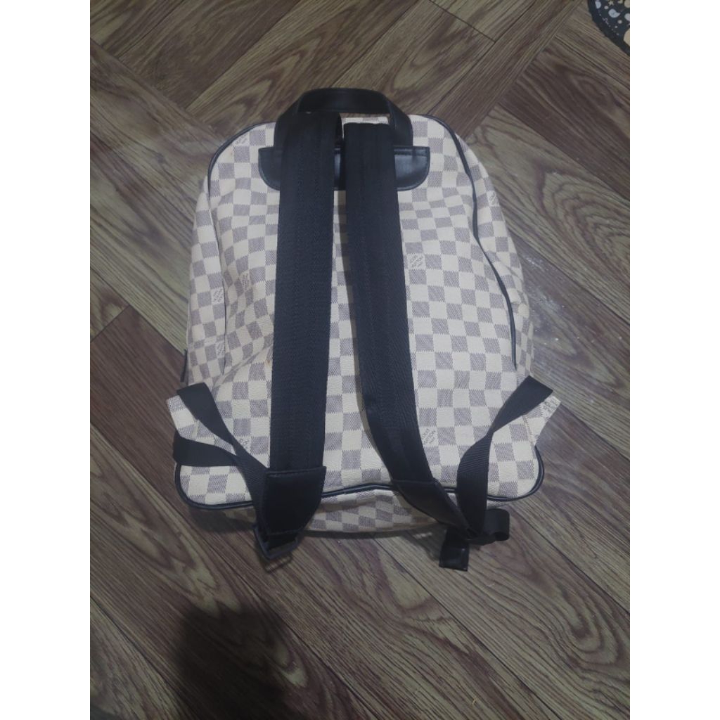 Tas ransel LV