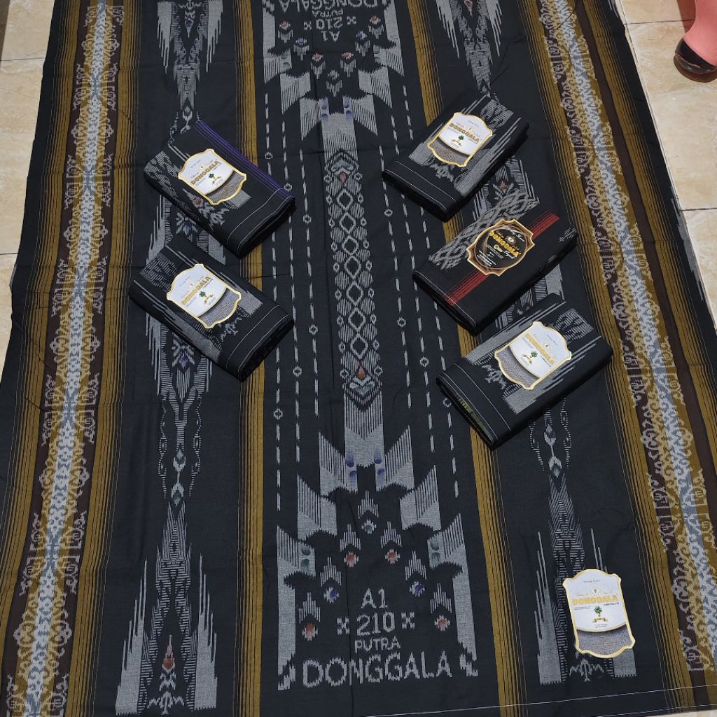 SARUNG DONGGALA A1 MOTIF GRADASI HITAM 3D