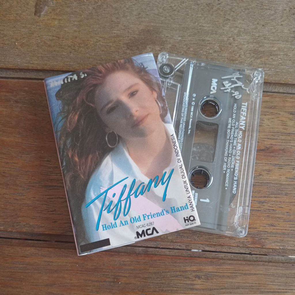Kaset Tiffany Hold An Old Friend's Hand/1988 mca records