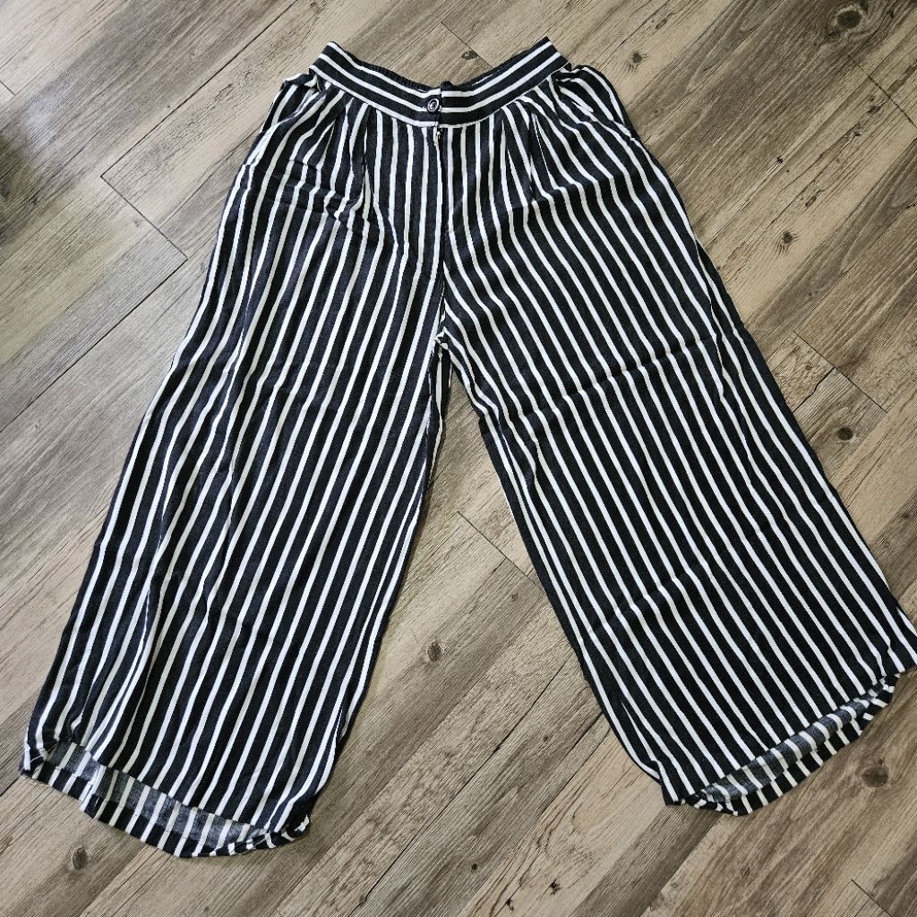 PRELOVED celana panjang kulot wanita garis-garis hitam putih brand LUMADAWA all size