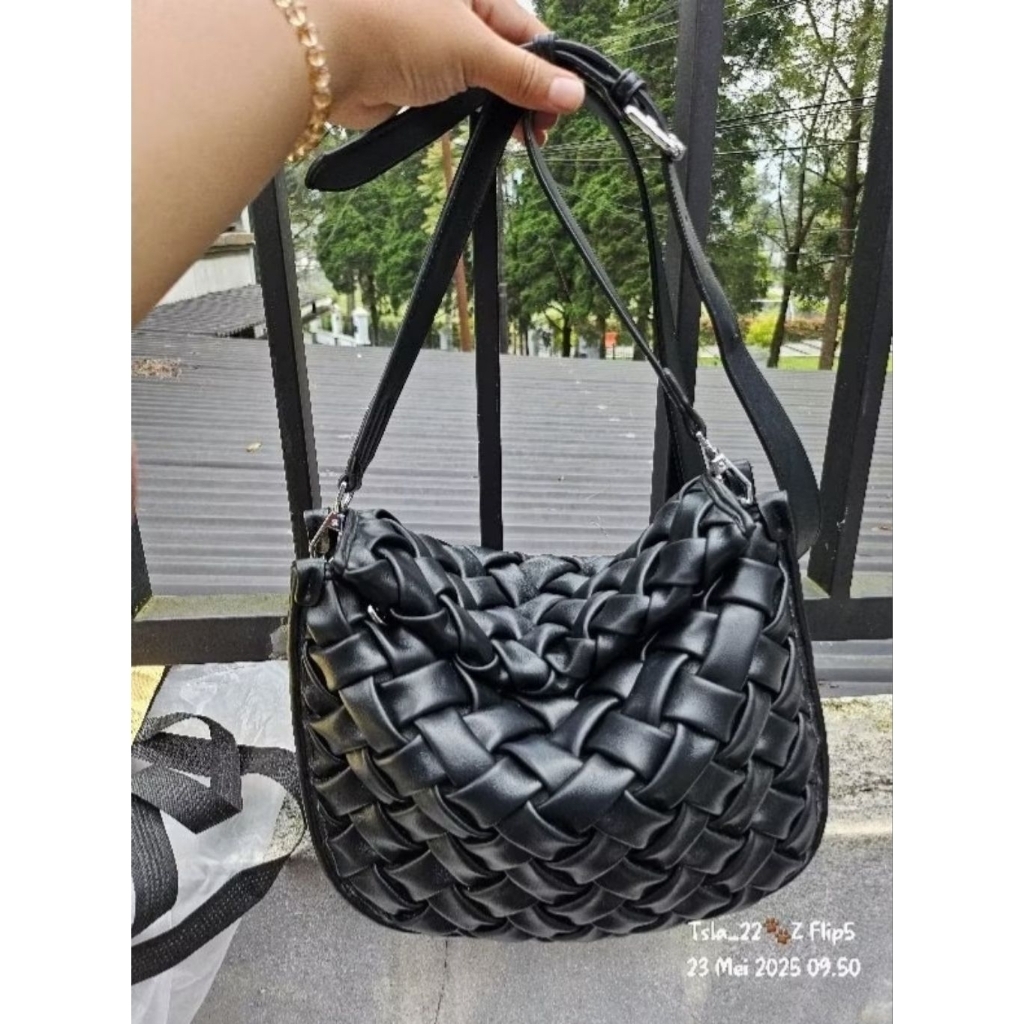 Tas Selempang Wanita Exclusive Madelyn PL TAS KENSINGTON BLACK Dublin Shoulder Bag Motif Anyam Dubly