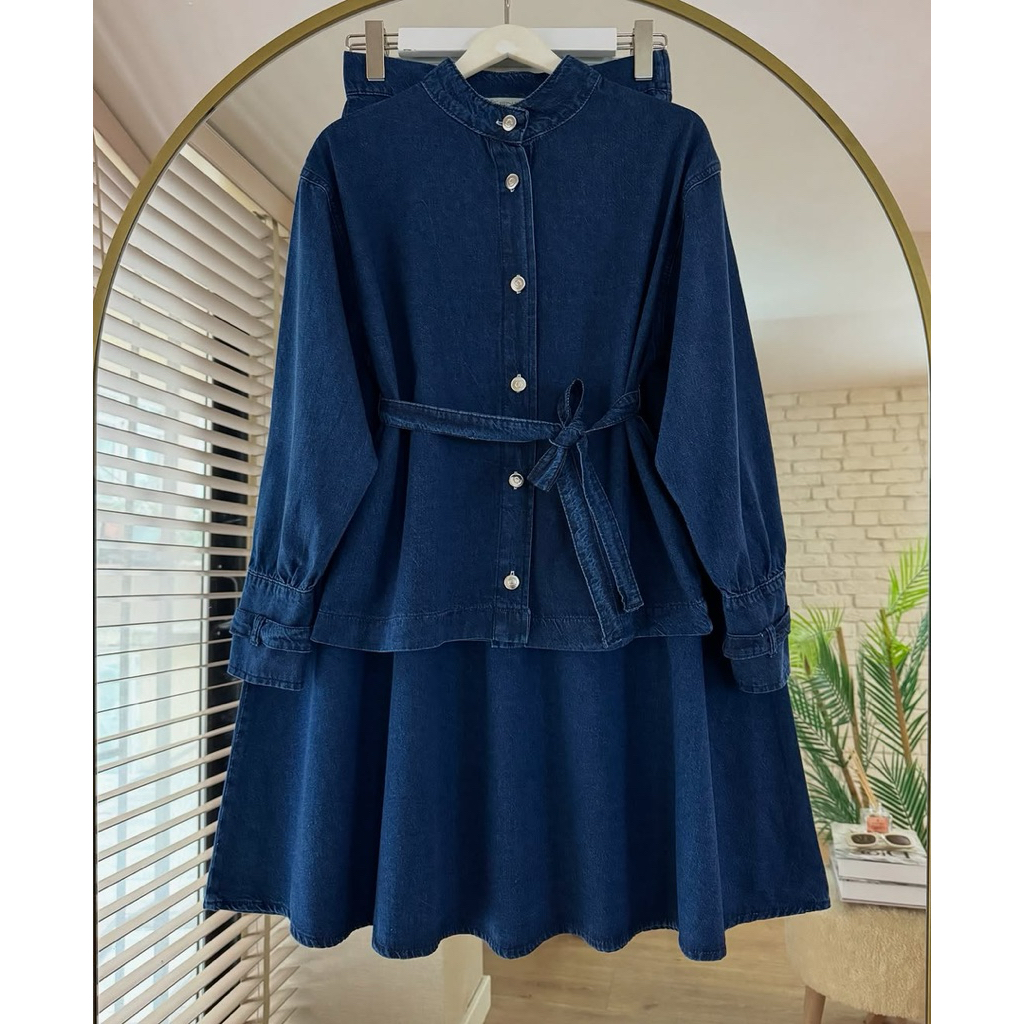 Fashion Muslim. Stelan Wanita. Setelan Jeans. Pakaian Wanita. One Set Rok Jeans. Aura Denim Set