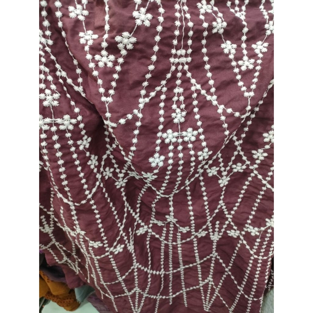 kain catton bordir meteran - harga/0,5m  - kain  bordir bunga timbul - kain catton bordir premium - 