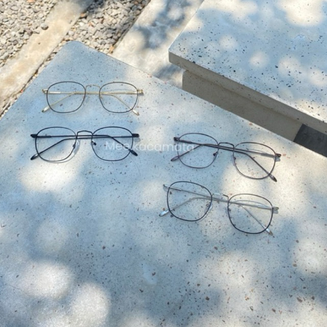 MEE KACAMATA || KODE 8261