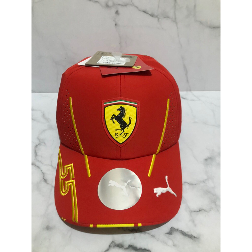 carlos sainz 55 scuderia ferrari f1 cap 2024