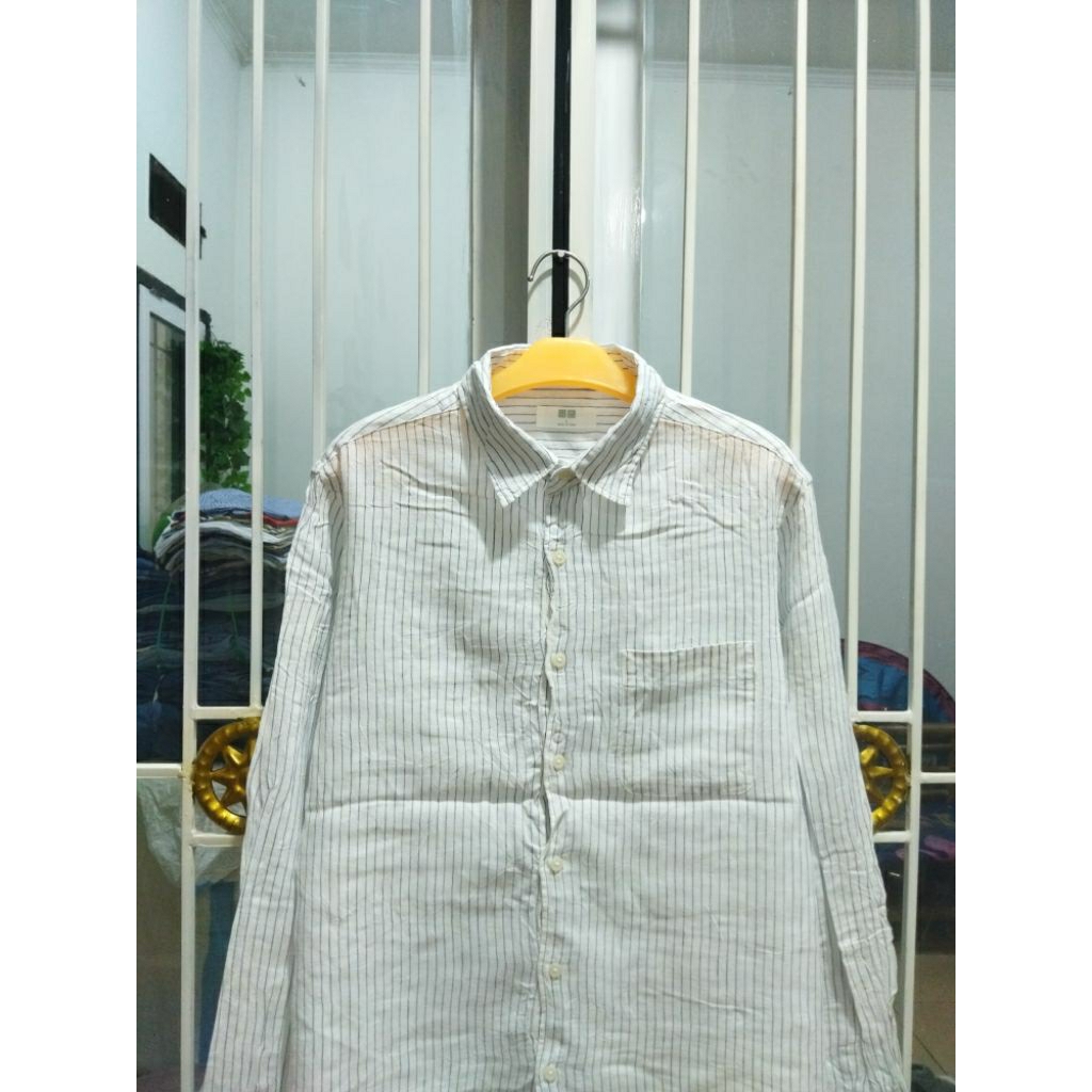 kemeja linen Uniqlo garis-garis pria L