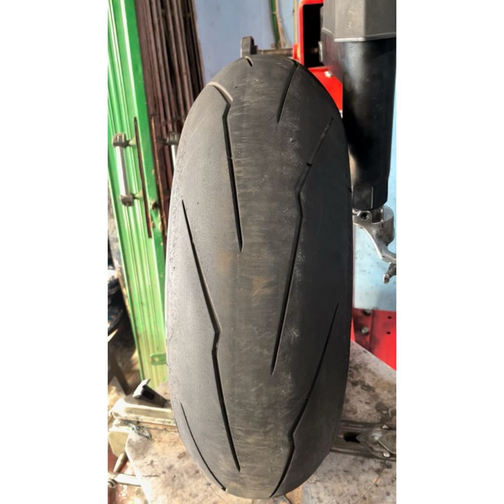 Ban Motor Merk Pirelli Diablo Rosso SuperCorsa ukuran 200/55-17 ban tubeless