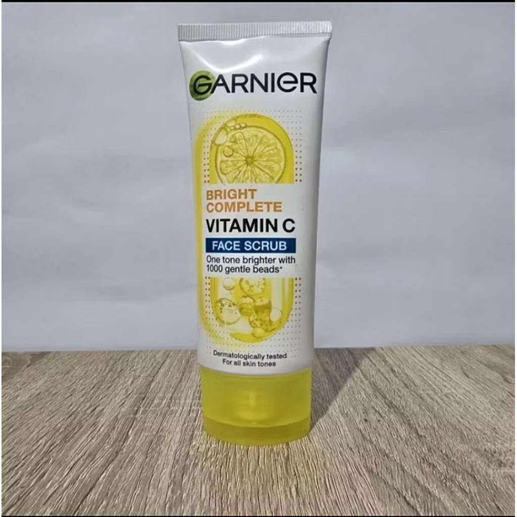GARNIER FACE SCRUB BRIGHT COMPLETE | cuci muka scrub wajah untuk mengangkat sel kulit mati garnier o