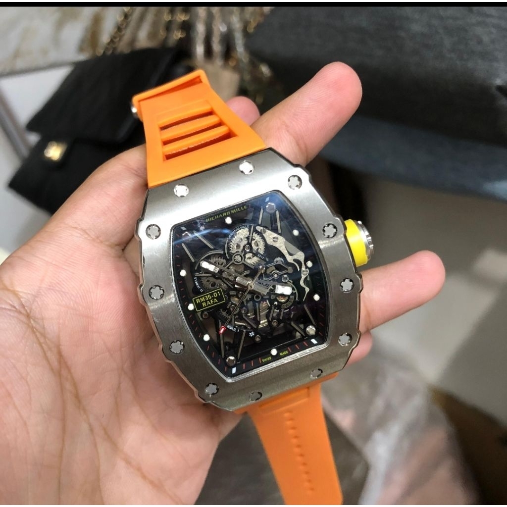 jam tangan automatik RM