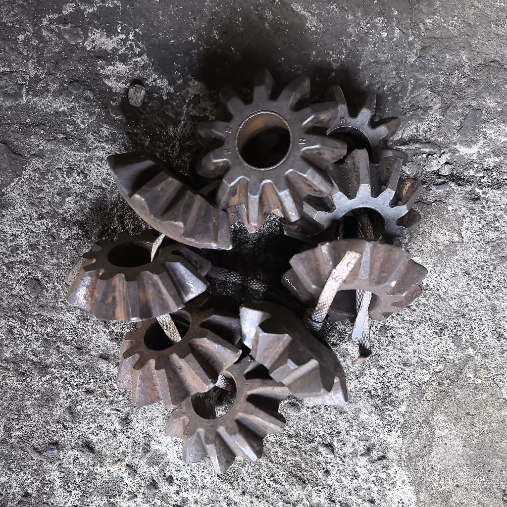 Pinion Gear Bevel gear Gigi Payung bolu coltdiesel FE PS 100