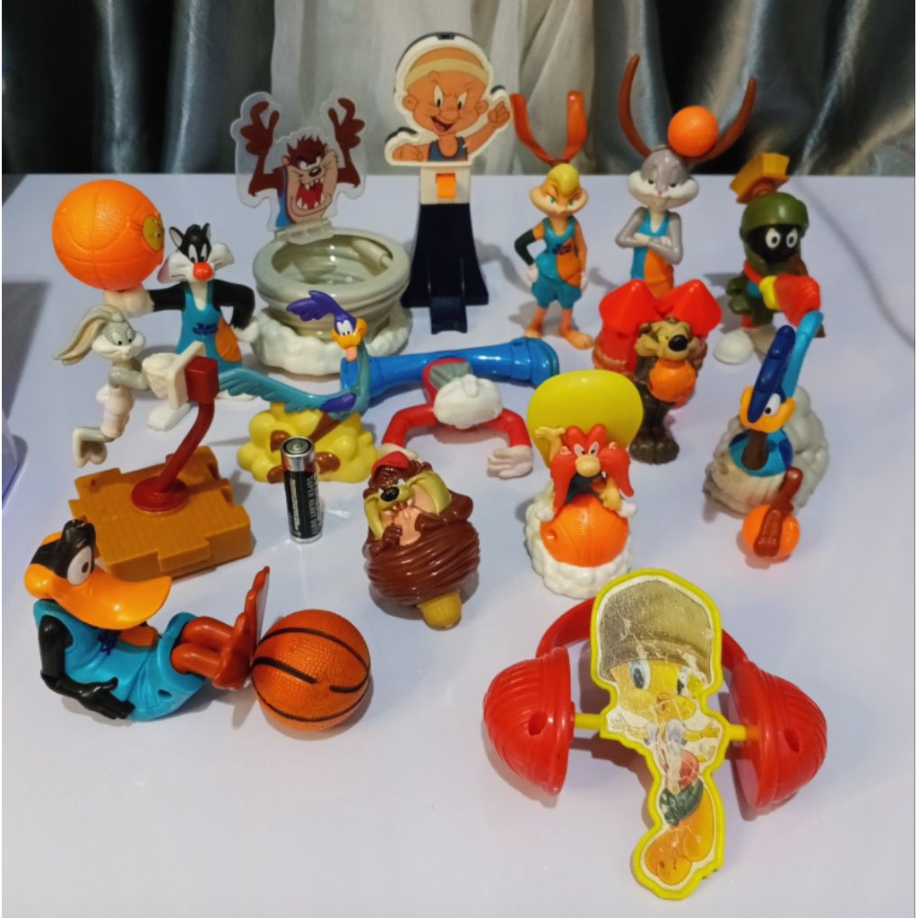 Set McD Happy Meal Looney Tunes Mix series