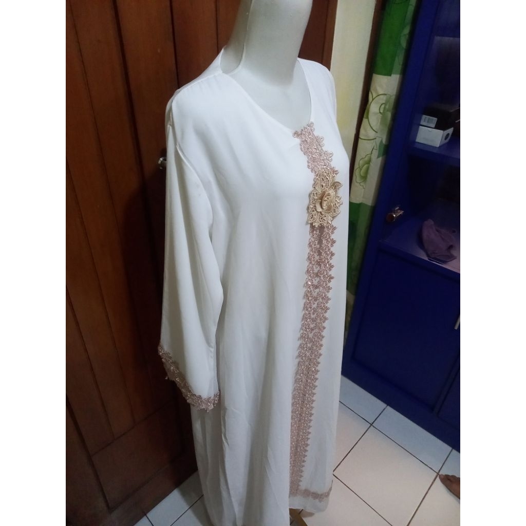 GAMIS ABAYA PUTIH MOTIF RENDA