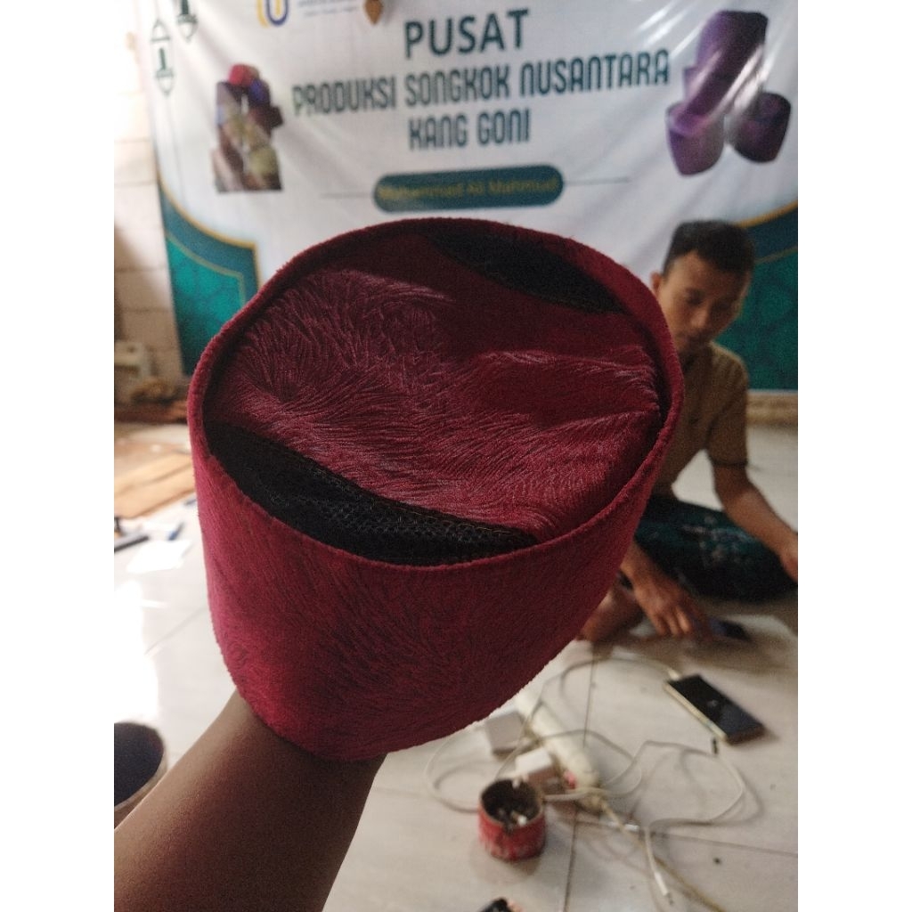PECI/SONGKOK BLUDRU MERAH SEMI AC
