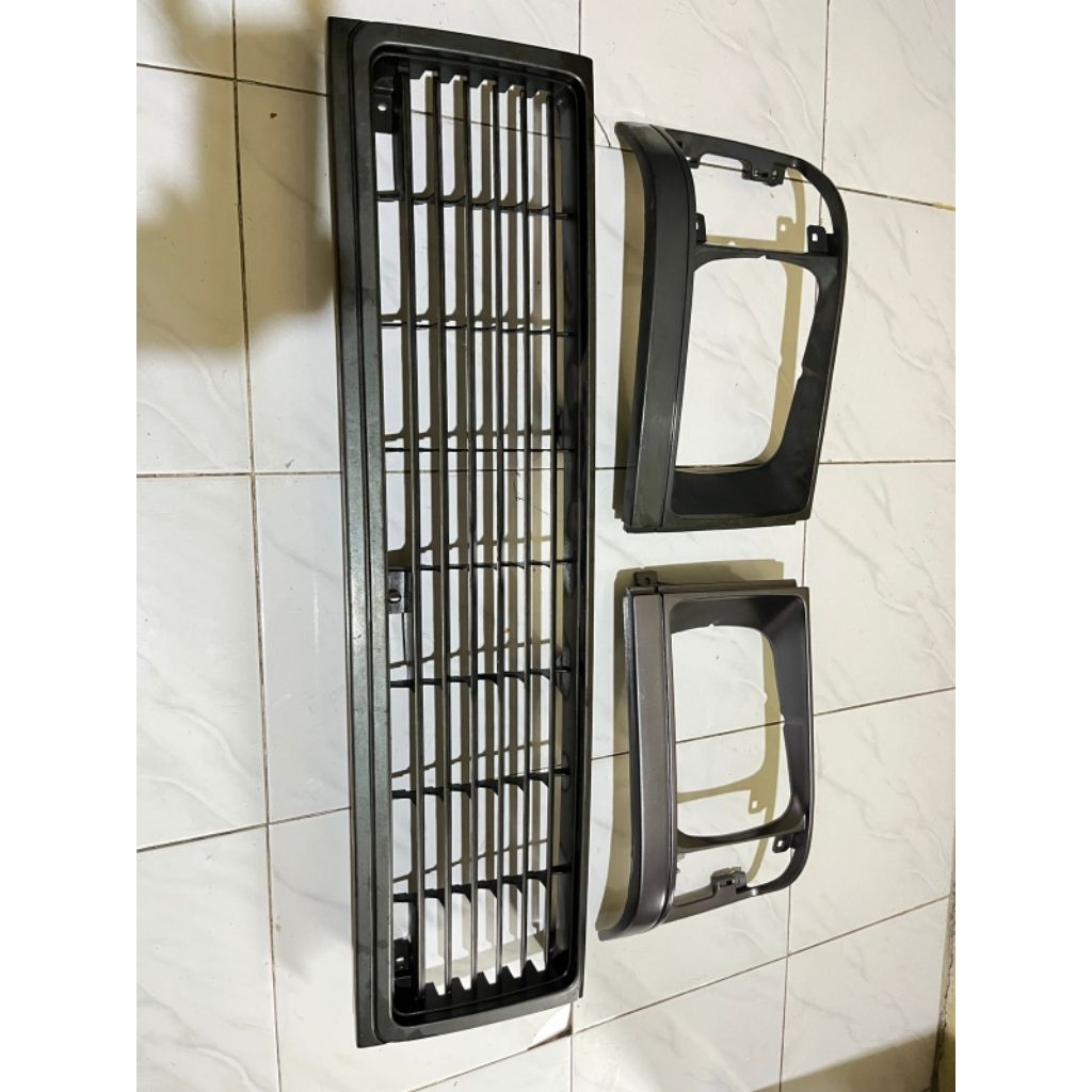 grill Isuzu panther atau grill lampu Isuzu panther atau grill depan Isuzu panther atau grill depan p