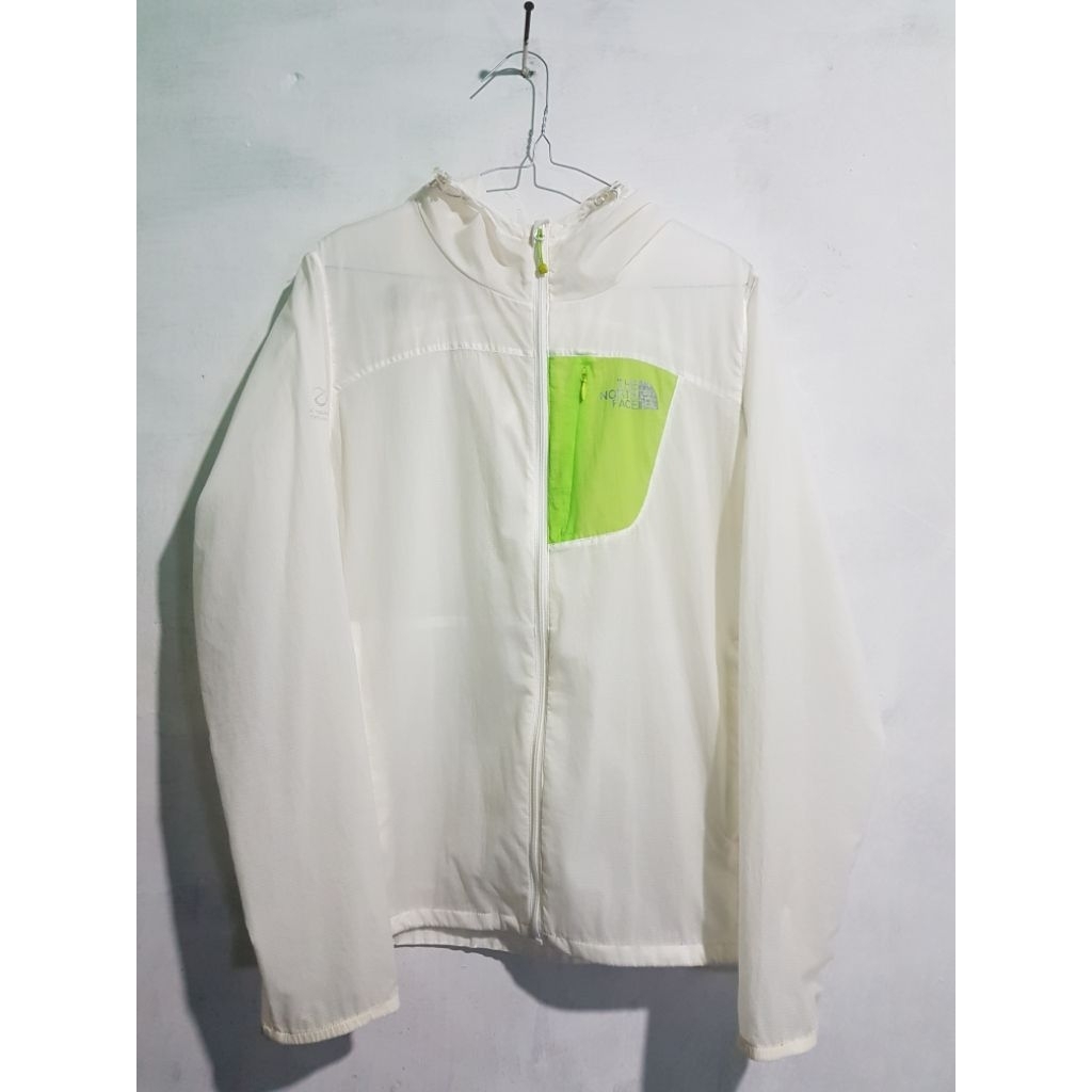 Jaket Running Parasut Size S-M Warna Putih / Broken White Second